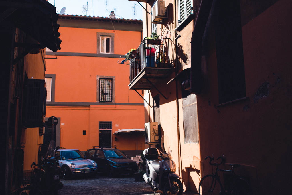 Seitenstraße in Trastevere, Rom, Italien