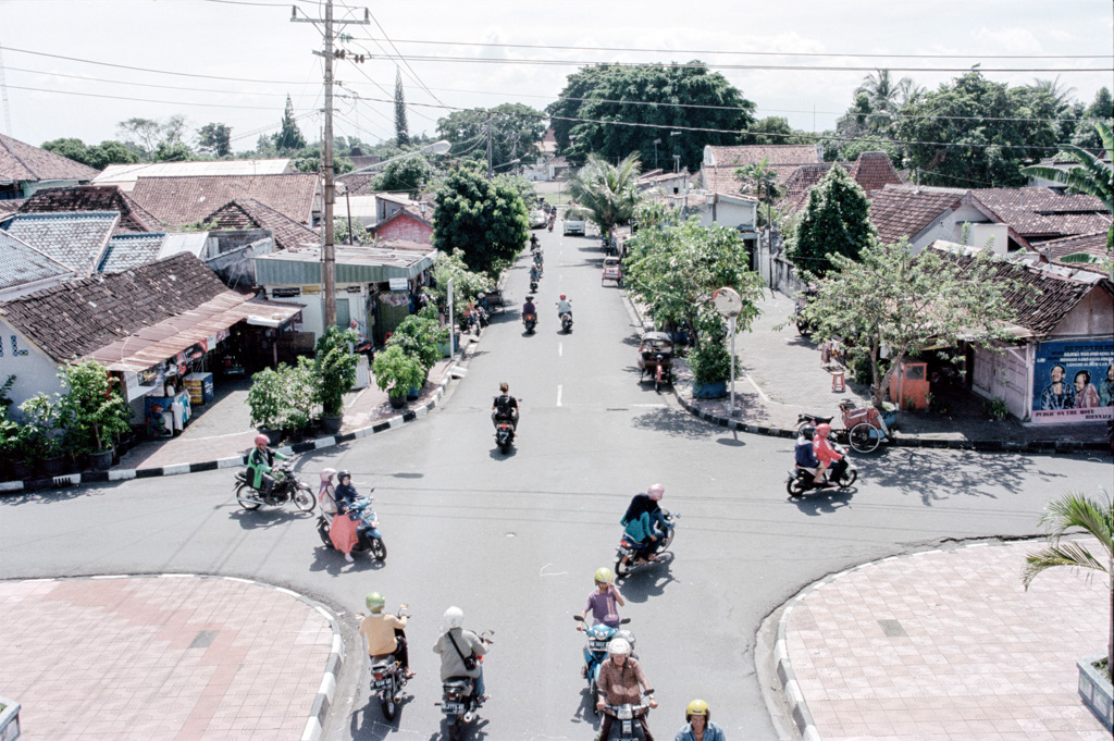 Straßenverkehr in Yogyakarta, Indonesien